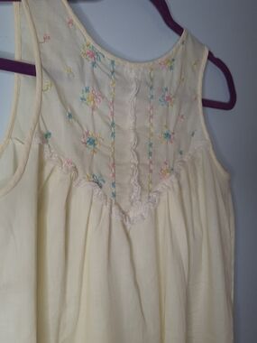 Vintage Girls Sz M/L Handmade Pale Yellow Embroidered Sleeveless Nightgown